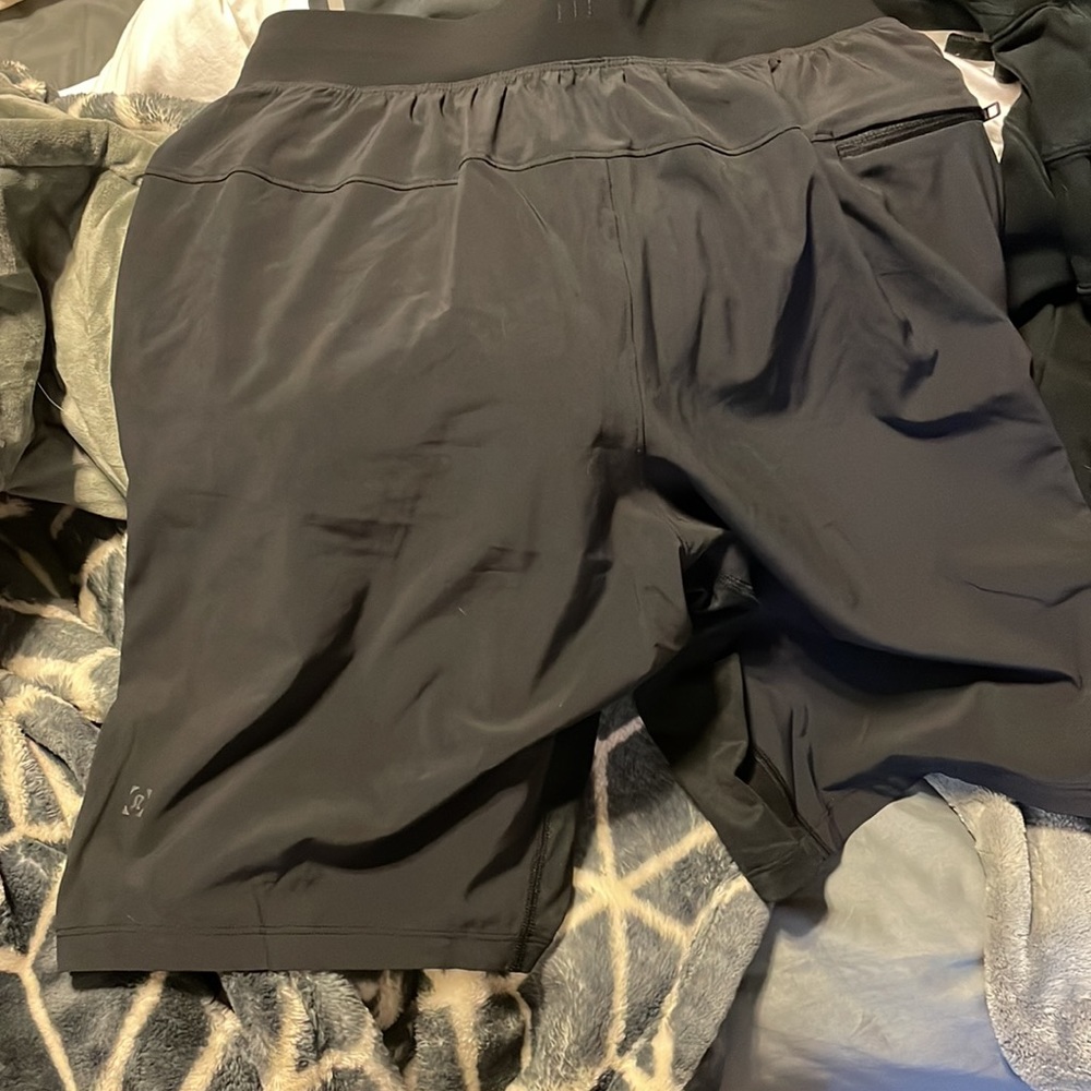Lululemon - Picture 2 of 3